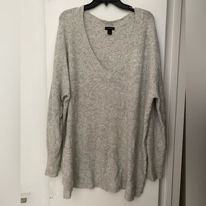 Halogen Silver-Gray V-Neck Sweater